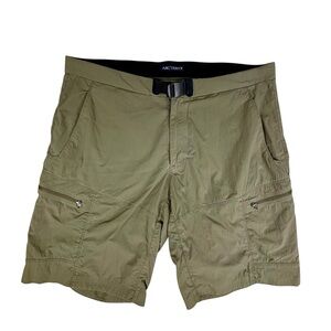 Arc'teryx Gamma Lightweight 9” Shorts 38 Green Hiking‎ Climbing Outdoor